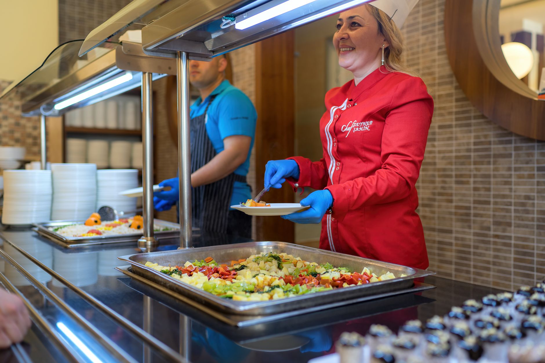 United Adds Chef-Created Meals to Flights on November 1: What Investors Should Know