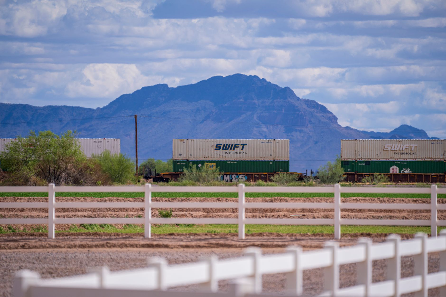 What's Going On With Canadian National Railway Co Stock Tuesday?