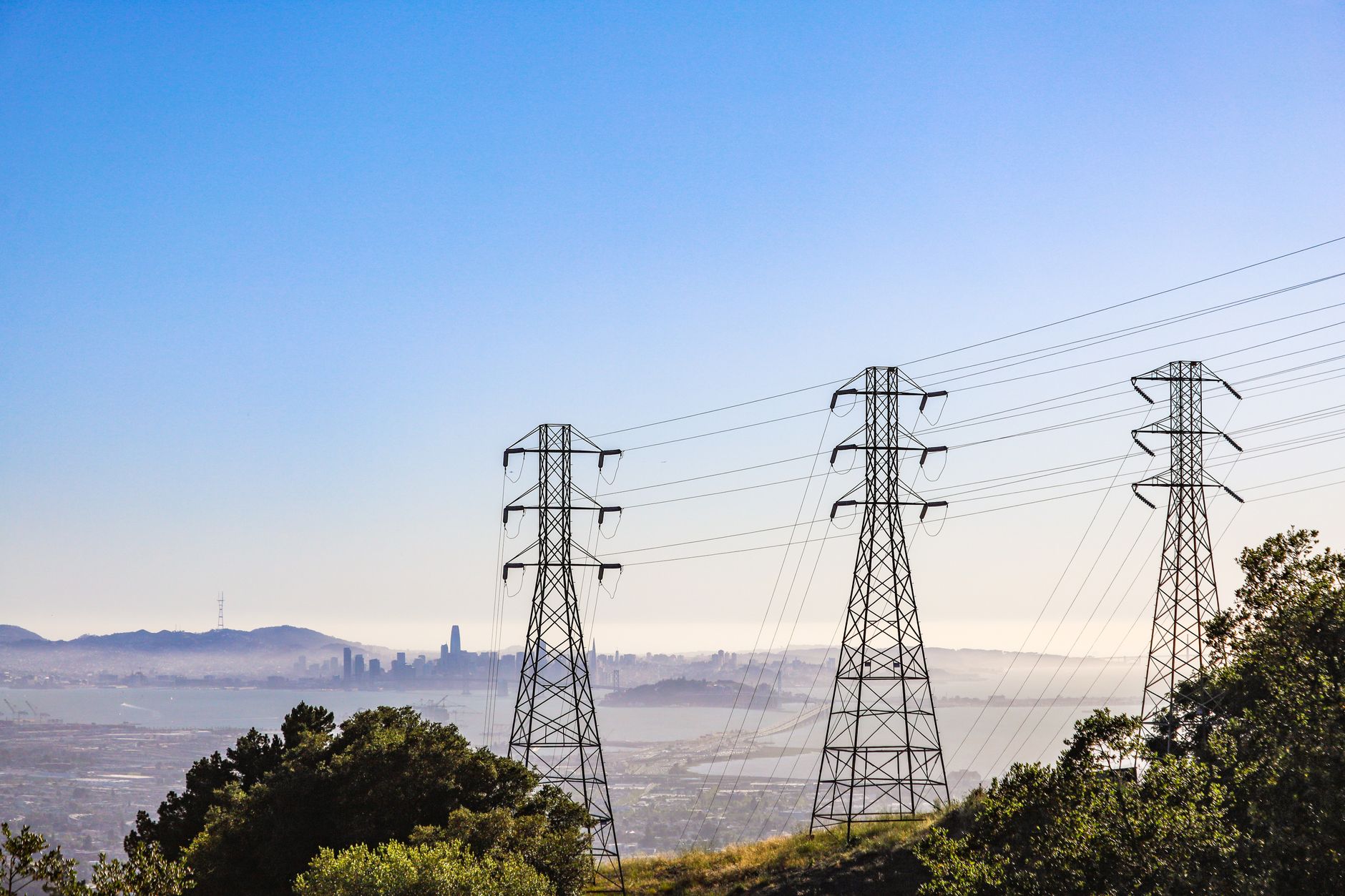 Exelon’s Data Center-Driven Grid Rethink: What Investors Should Know