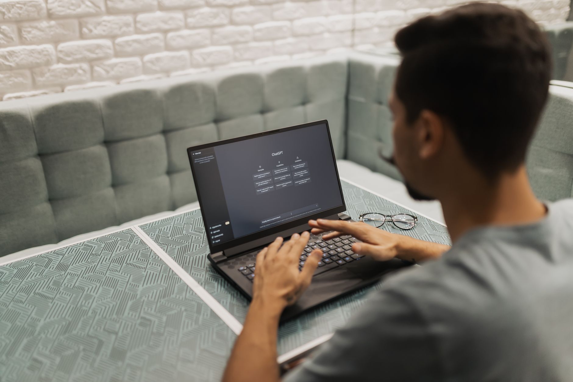 Why AI Artificial Intelligence Ventures Inc. stock is sliding today