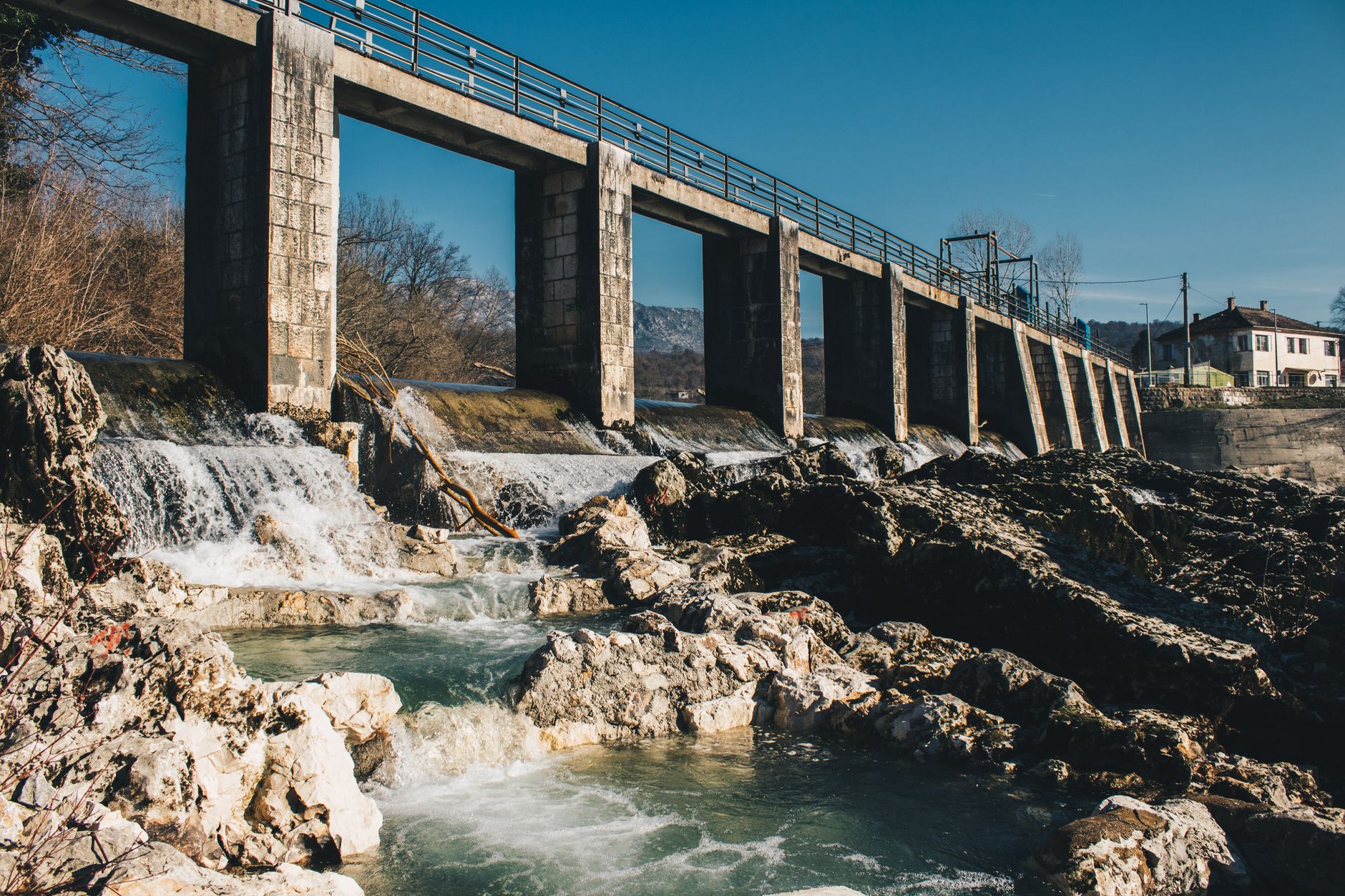 What's Going On With Hydro One Ltd Stock Thursday?