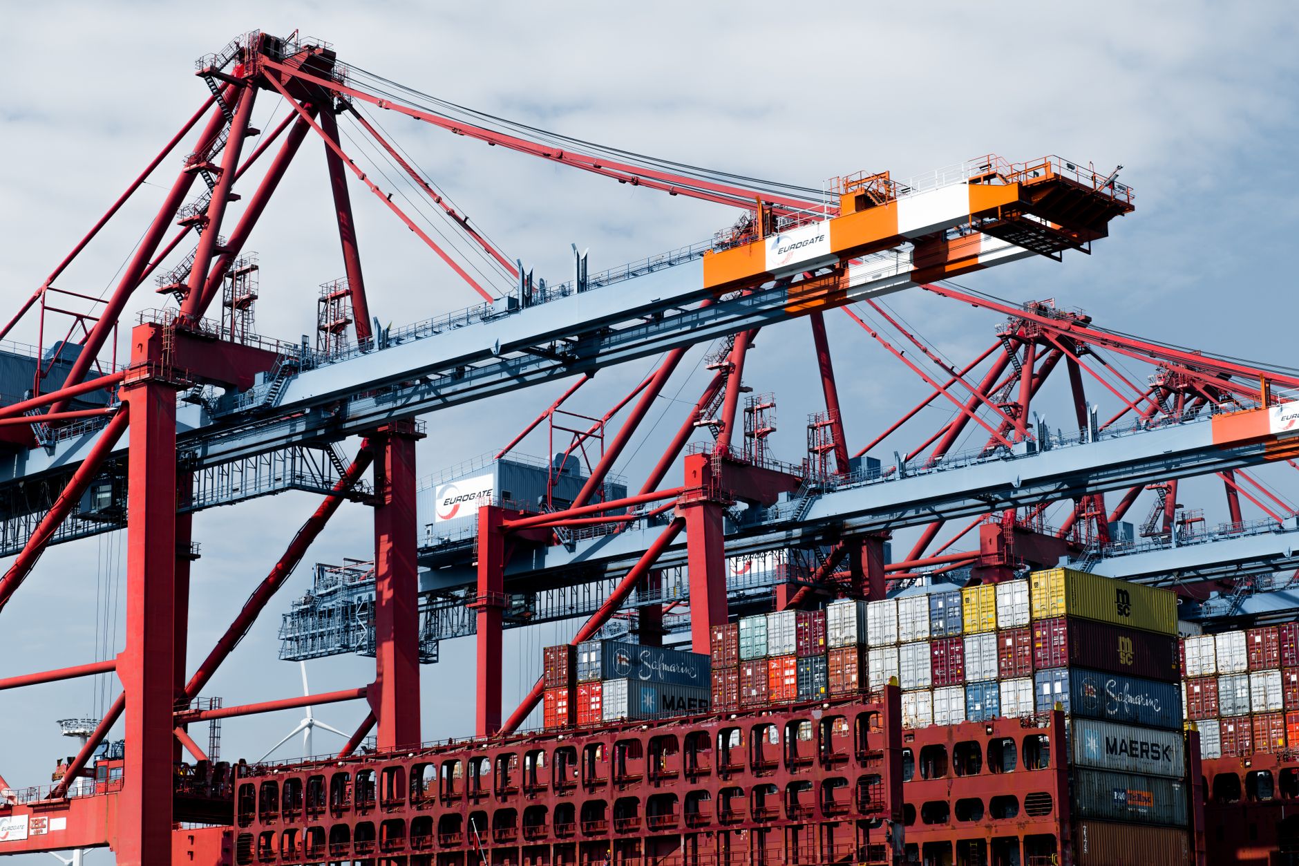 What's Going On With Westshore Terminals Investment Corp Stock Friday?