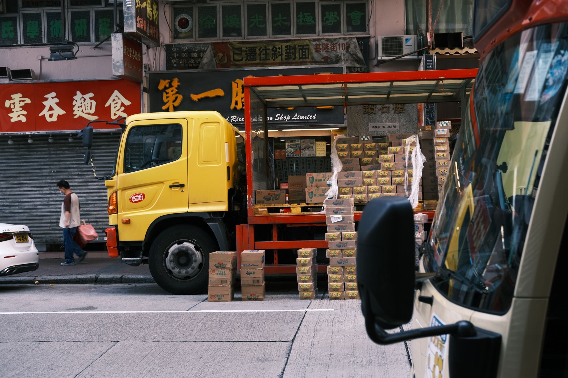 DoorDash vs. Uber: Is Faster Growth Worth Paying More For?