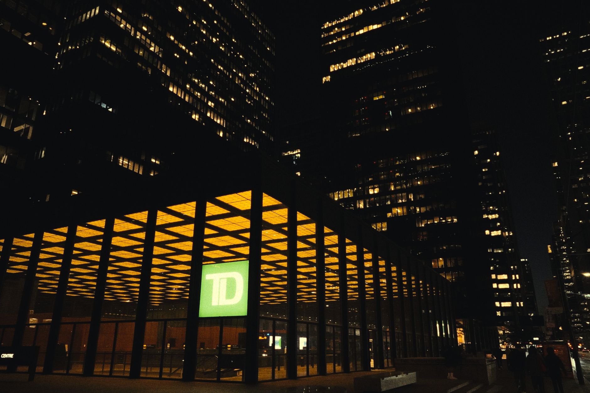 Why Bank of Montreal stock fell yesterday