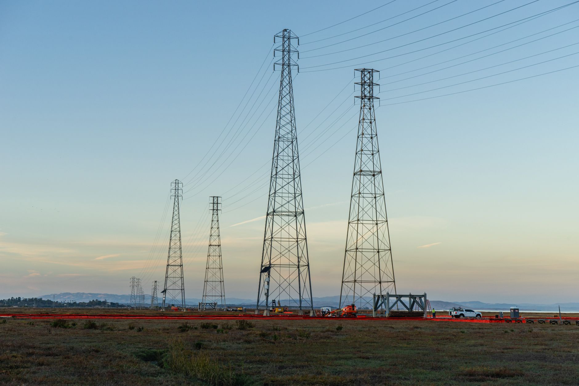 Why Hydro One Ltd stock is tanking today