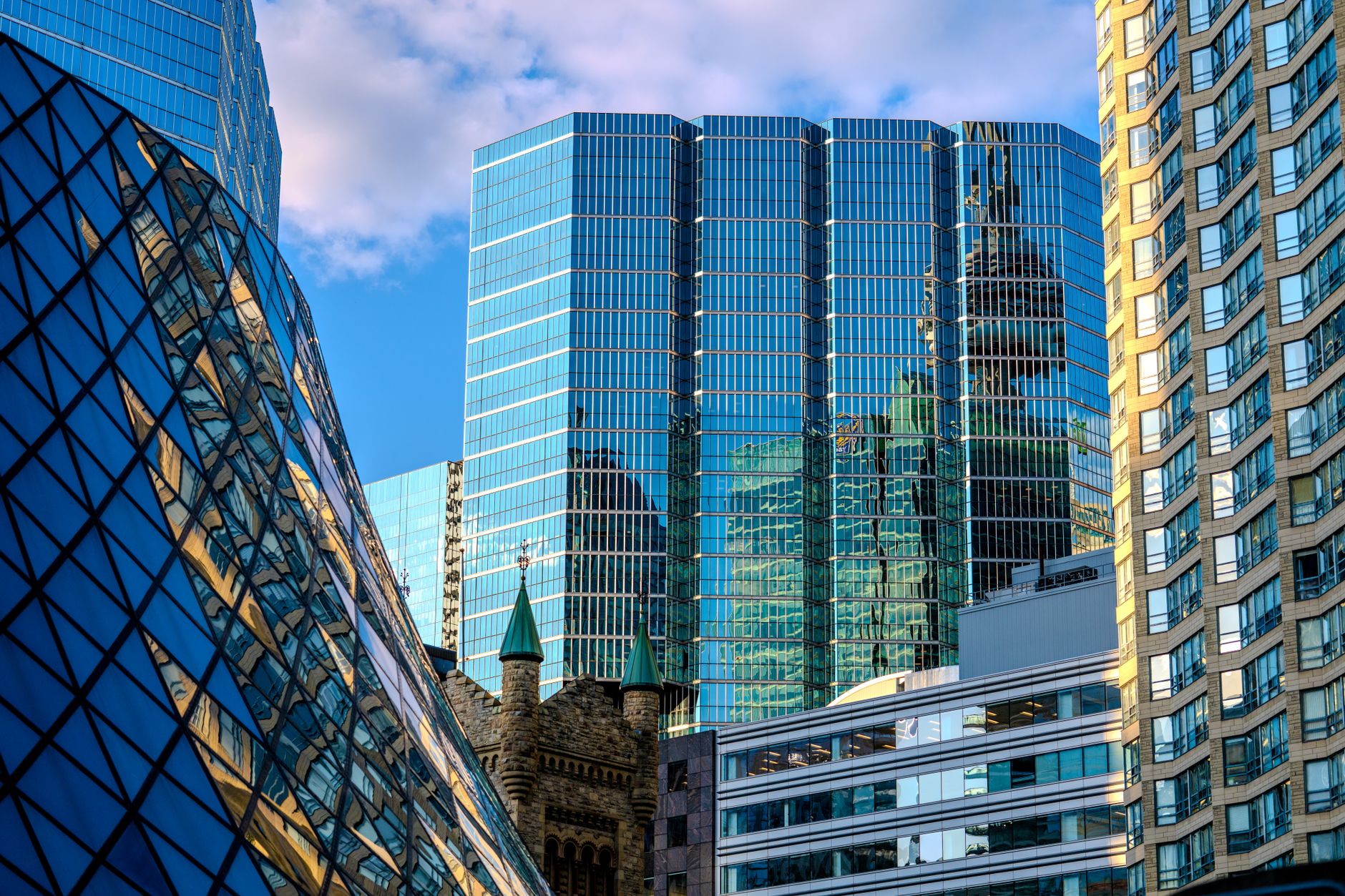 Mackenzie Emerging Markets Bond Index ETF (CAD-Hedged) (QEBH.TO) has paid dividends for 3+ years
