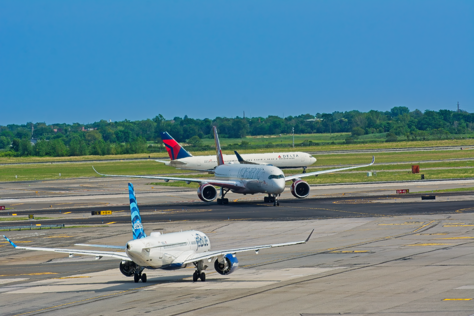 What's Going On With Chorus Aviation Inc Stock Monday?