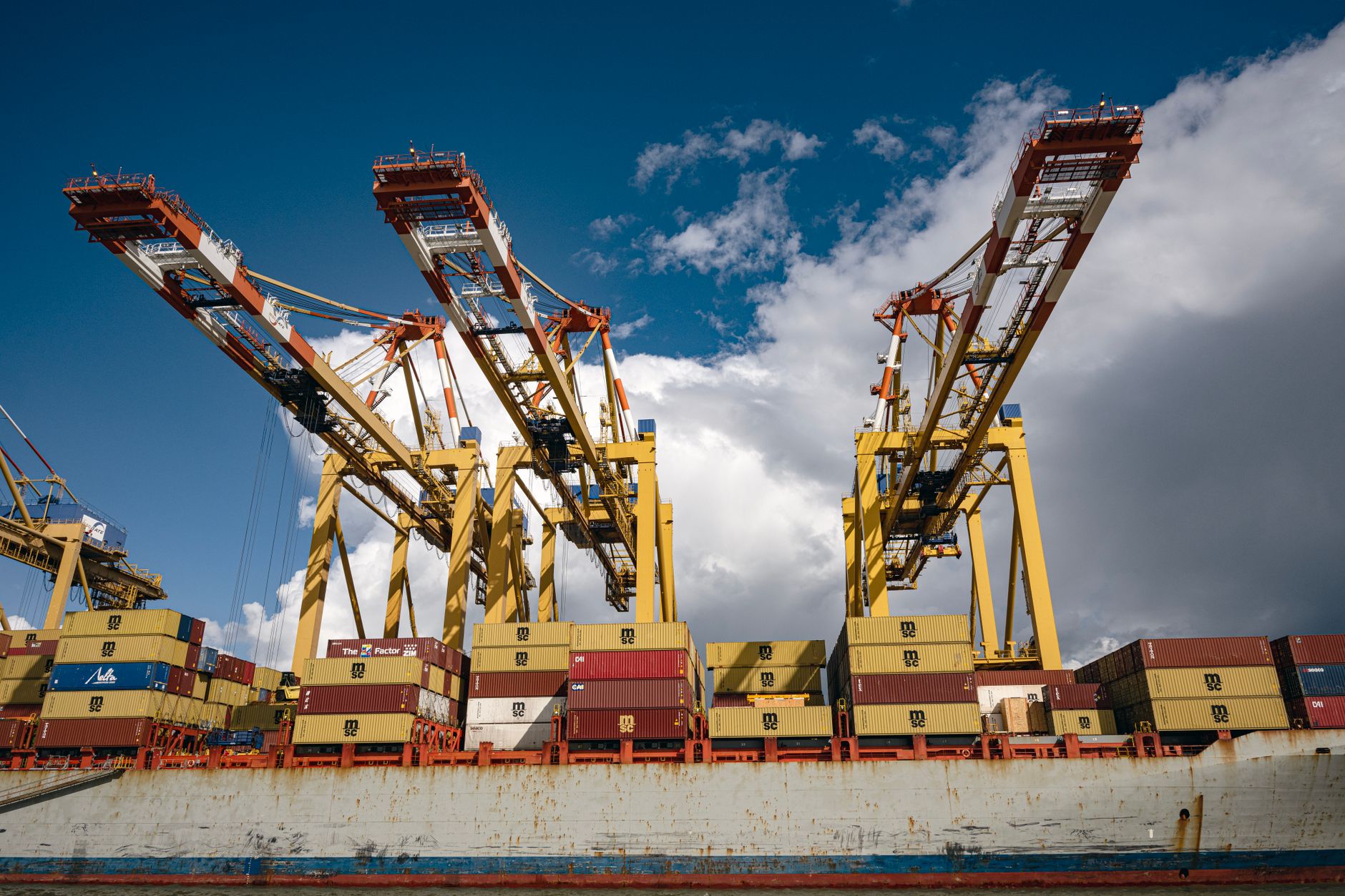 Canada's June Imports: A Potential Slowdown in Trade Activity?