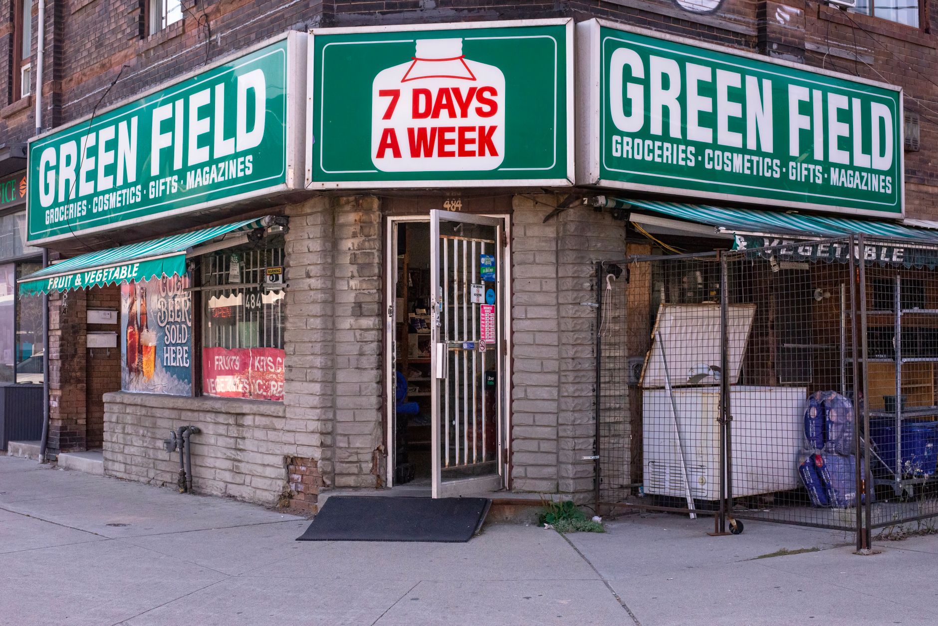 What's Going On With Slate Grocery REIT Stock Thursday?