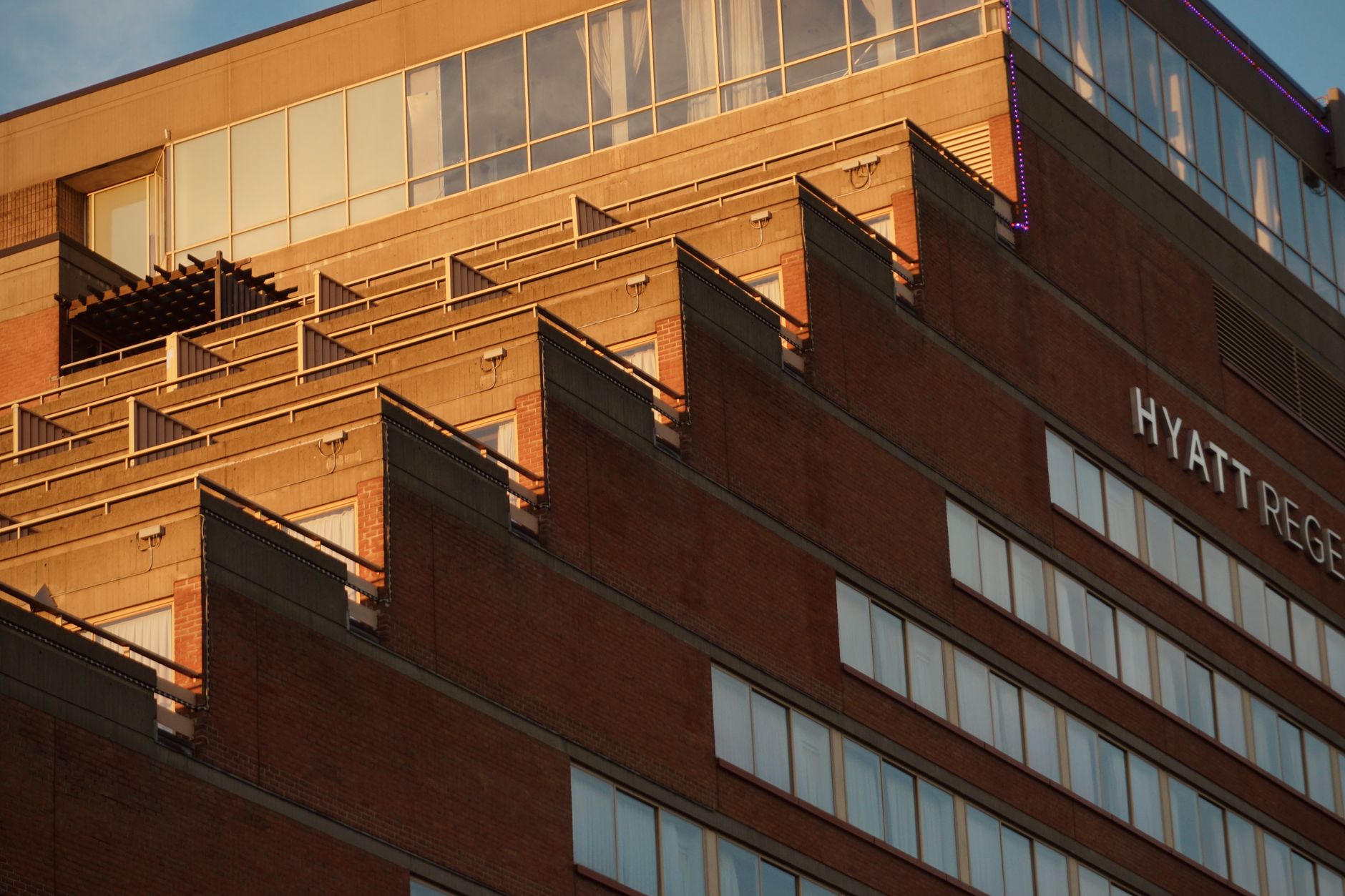 What's Going On With American Hotel Income Properties REIT LP Stock Friday?