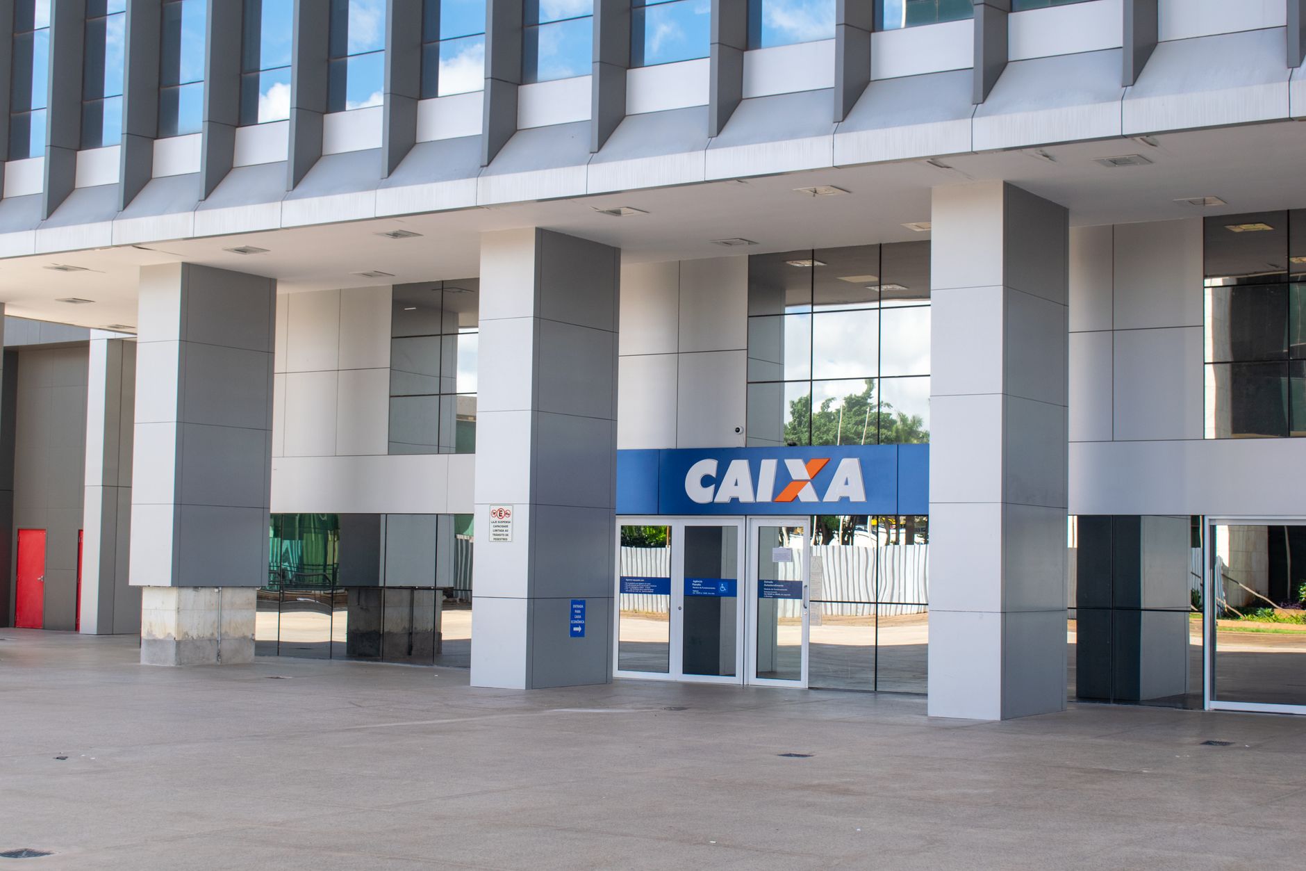 What's Going On With Bank of Nova Scotia Stock Tuesday?