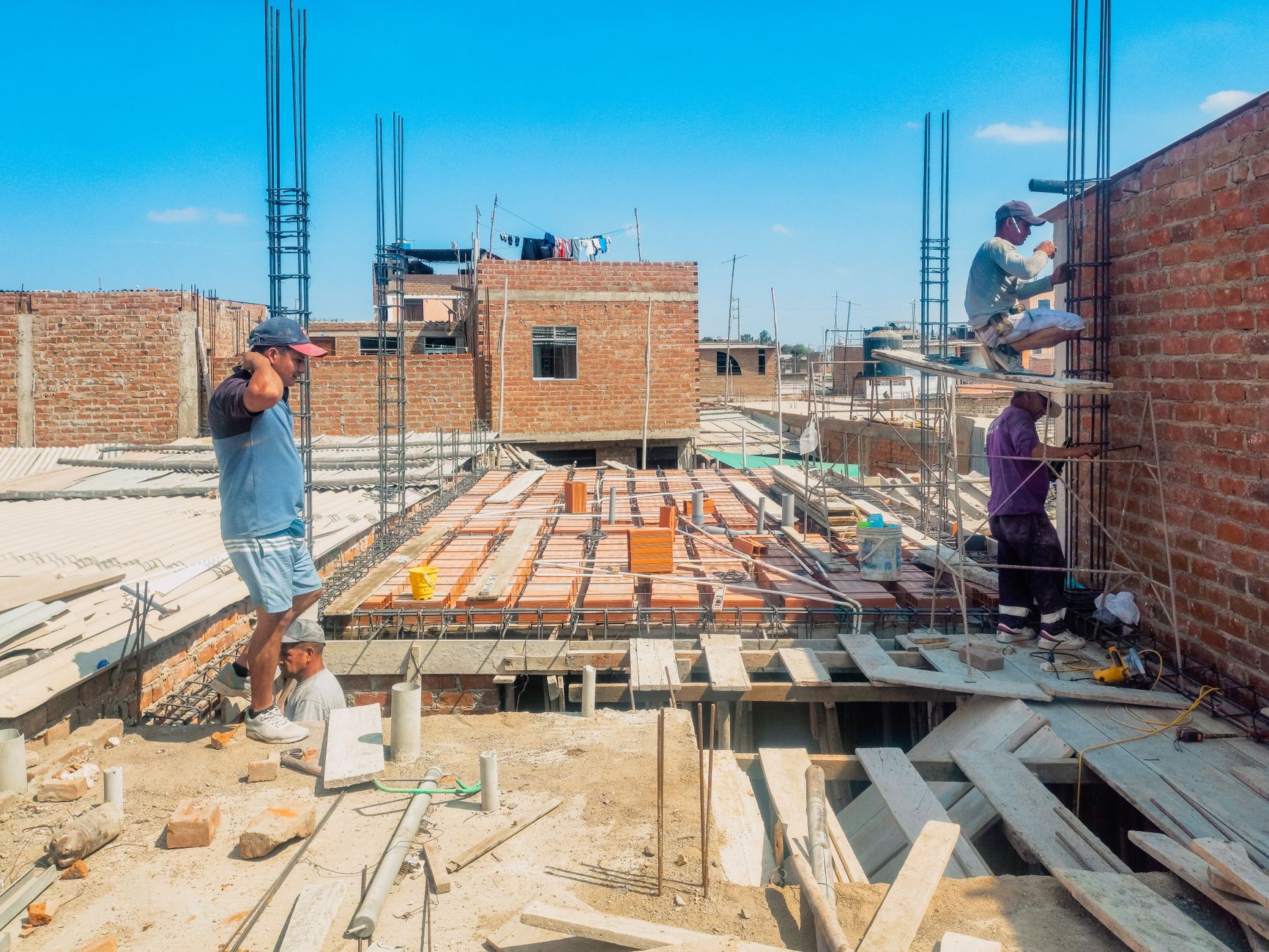 Bird Construction Inc. (BDT.TO) Soars 8% This Week on Upgraded Price Targets