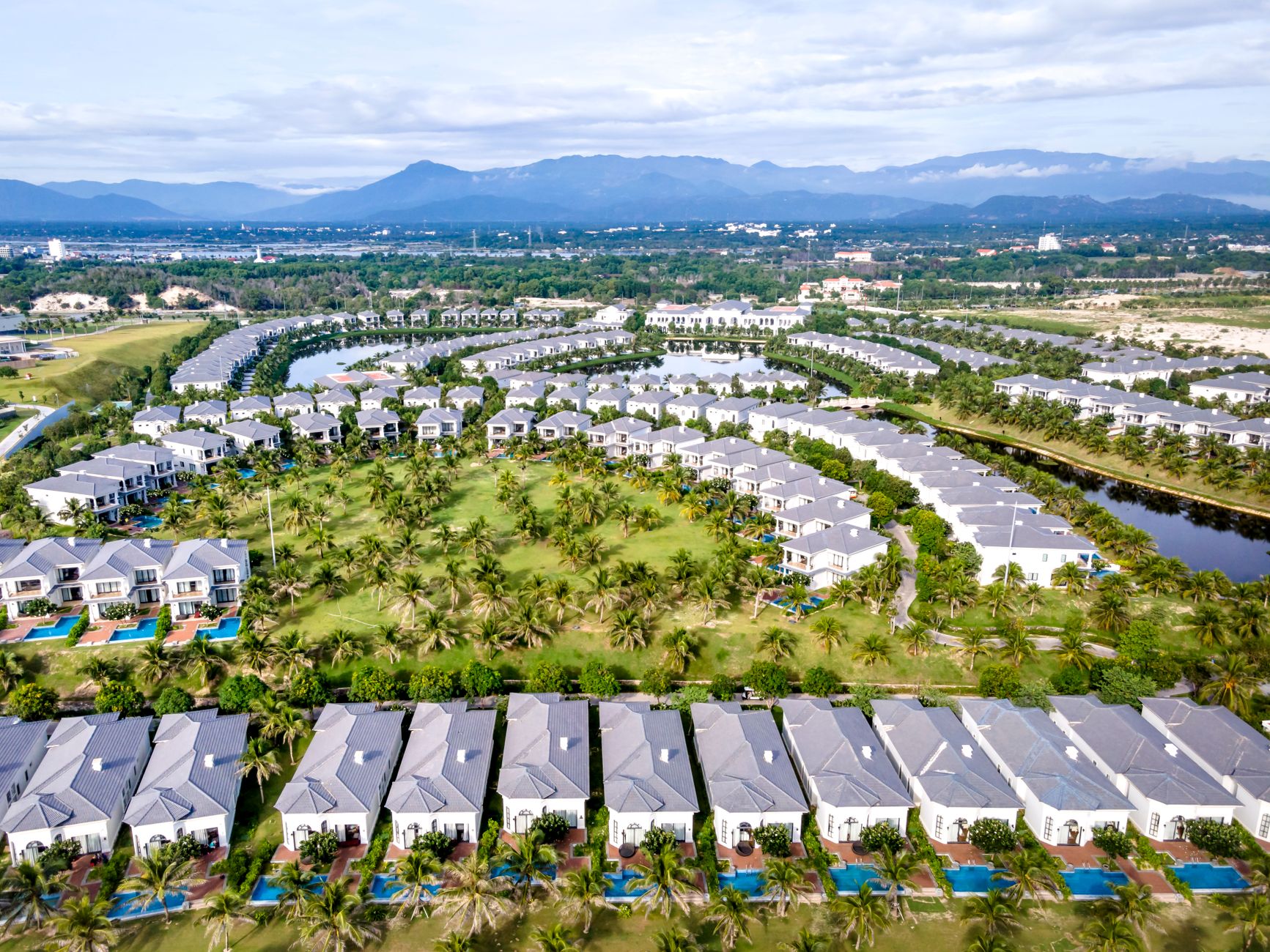 What's Going On With Melcor Developments Ltd. Stock Thursday?