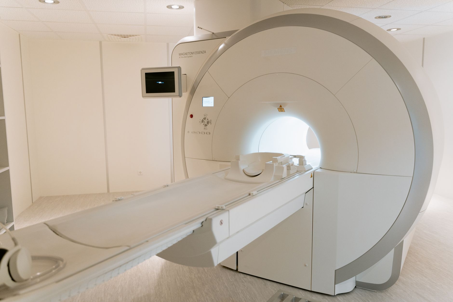 GE HealthCare's MINItrace Magni Gets CE Mark: What Investors Should Know