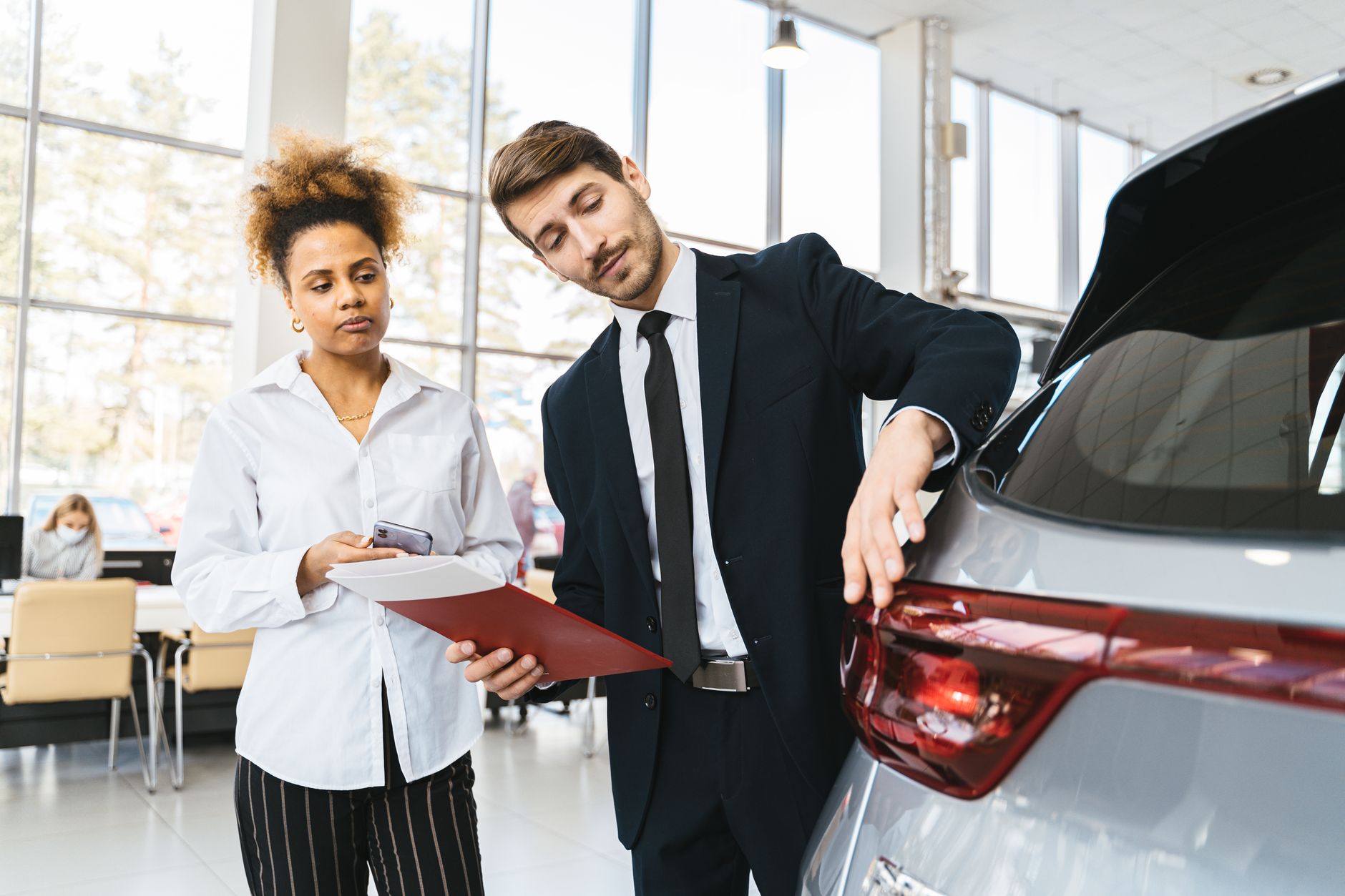 New Motor Vehicle Sales Drop Expected in May — What It Means for Canada