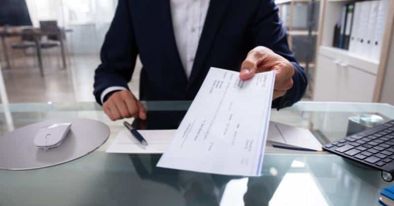 Bank Draft Vs Certified Cheque In Canada: What’s The Difference? (2026)