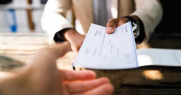 How To Endorse A Cheque In Canada: 3 Quick Steps (2026)