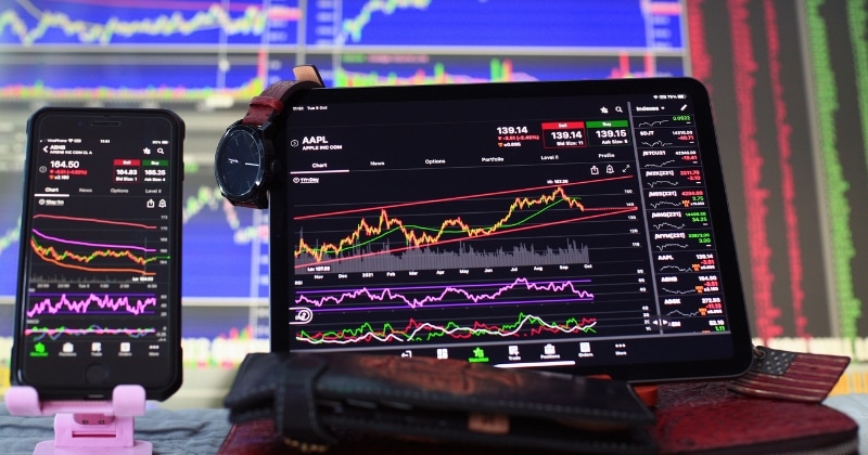 How To Invest As A Teenager In Canada: 4 Obvious ways (2026)