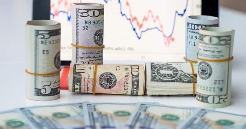 How to Make Money When Markets Are Falling: 4 Ideas in 2026