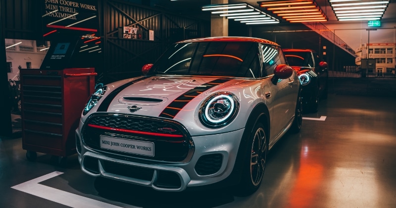 Leasing vs Buying A Car In Canada: Which Should You Choose in 2026?