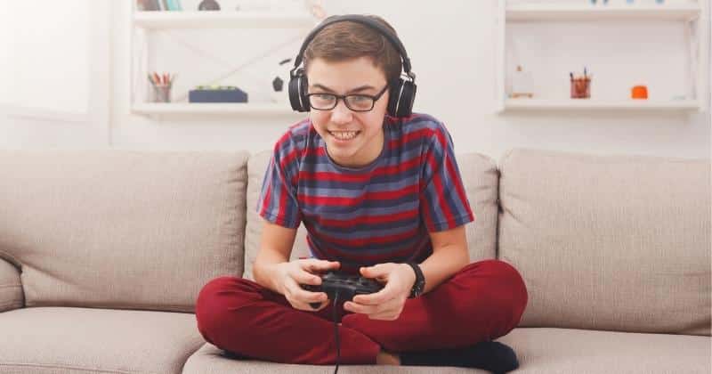 21 Fun Ways to Make Money as a Kid in Canada (2026)